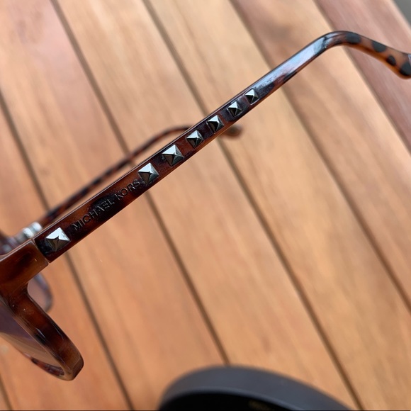 Michael Kors Aviator sunglasses - Picture 2 of 3